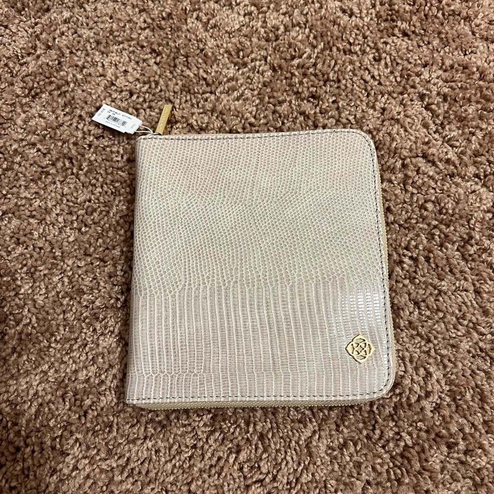 Kendra Scott Jewelry case